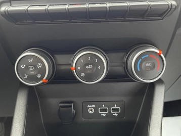 Image véhicule  Renault CLIO (24)