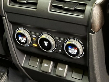 Image véhicule  Land Rover Defender (30)
