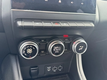 Image véhicule  Renault CAPTUR (32)