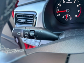 Image véhicule  Kia RIO (18)