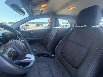 Image véhicule  Kia RIO (17)