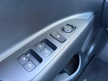 Image véhicule  Kia RIO (21)