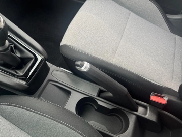 Image véhicule  Renault CLIO (32)
