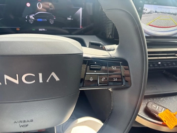 Image véhicule  Lancia YPSILON (25)