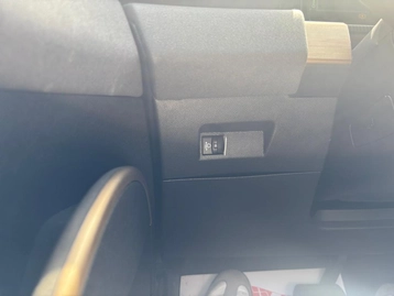 Image véhicule  Lancia YPSILON (21)