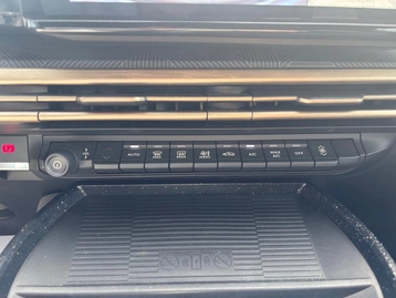 Image véhicule  Lancia YPSILON (35)