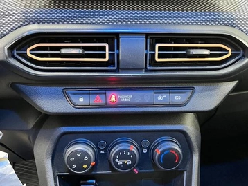 Image véhicule  Dacia SANDERO (11)