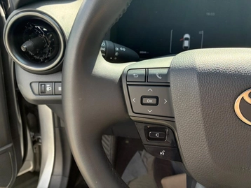 Image véhicule  Toyota C-HR (24)