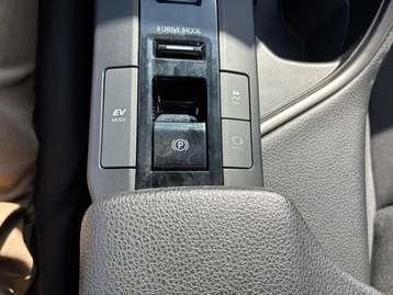 Image véhicule  Toyota C-HR (35)