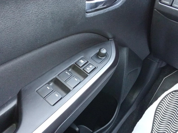 Image véhicule Suzuki VITARA (17) Image véhicule Suzuki VITARA (17)