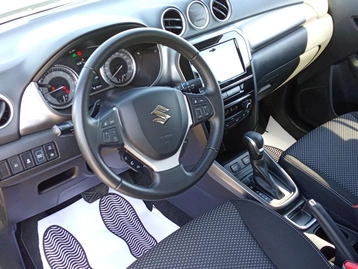 Image véhicule Suzuki VITARA (20) Image véhicule Suzuki VITARA (20)