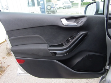 Image véhicule  Ford FIESTA (13)