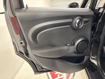 Image véhicule  Mini HATCH (18)