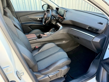 Image véhicule Peugeot 3008 (9) Image véhicule Peugeot 3008 (9)