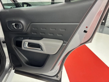 Image véhicule Citroën C5 AIRCROSS (25) Image véhicule Citroën C5 AIRCROSS (25)