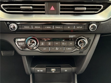 Image véhicule  Kia E-NIRO (11)