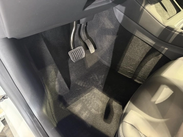 Image véhicule  Tesla MODEL Y (12)