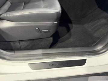 Image véhicule  Tesla MODEL Y (27)