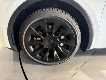Image véhicule  Tesla MODEL Y (43)