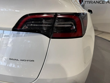 Image véhicule  Tesla MODEL Y (31)