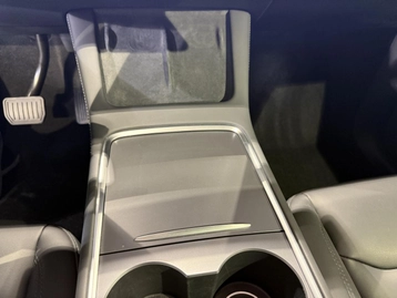 Image véhicule  Tesla MODEL Y (16)