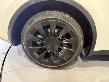Image véhicule  Tesla MODEL Y (41)