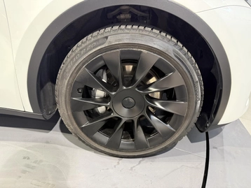 Image véhicule  Tesla MODEL Y (42)