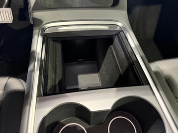 Image véhicule  Tesla MODEL Y (17)