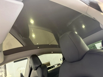Image véhicule  Tesla MODEL Y (14)