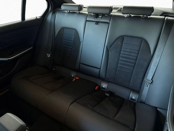 Image véhicule  BMW SÉRIE 3 (6)