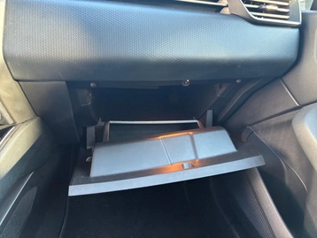 Image véhicule  Renault CLIO (31)