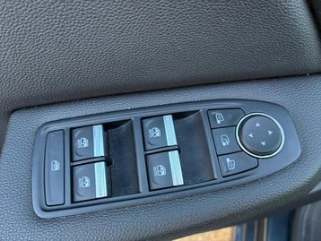 Image véhicule  Renault CLIO (13)