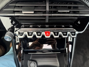 Image véhicule  Peugeot 2008 (34)