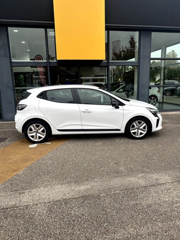 Image véhicule  Renault CLIO (3)