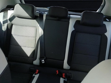 Image véhicule  Volkswagen T-ROC (14)