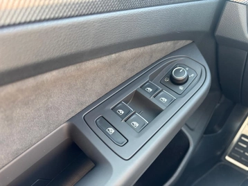 Image véhicule  Volkswagen GOLF (19)