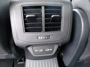 Image véhicule  Volkswagen T-ROC (15)