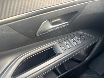 Image véhicule  Peugeot 3008 (11)