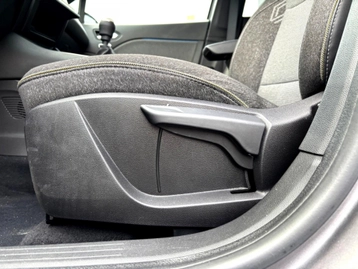 Image véhicule  Renault CAPTUR (33)