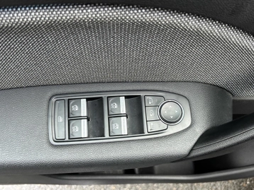 Image véhicule  Renault CAPTUR (11)