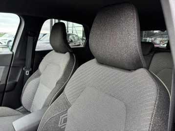 Image véhicule  Renault CAPTUR (31)