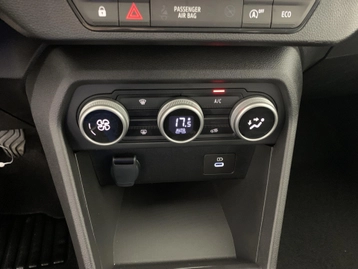 Image véhicule  Dacia SANDERO (15)