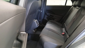 Image véhicule  Volkswagen T-ROC (8)