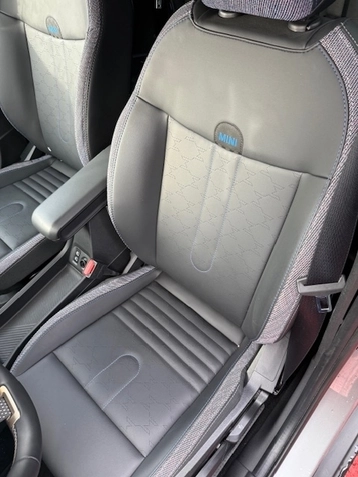 Image véhicule  Mini COOPER 5 PORTES (8)