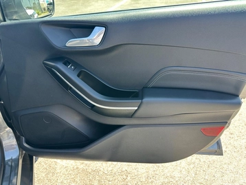 Image véhicule  Ford FIESTA (15)