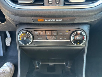 Image véhicule  Ford FIESTA (21)