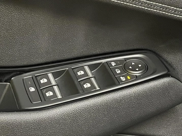 Image véhicule Renault RAFALE (11) Image véhicule Renault RAFALE (11)