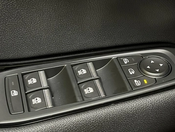 Image véhicule Renault RAFALE (14) Image véhicule Renault RAFALE (14)