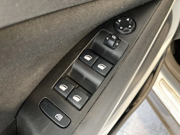 Image véhicule  Opel CROSSLAND (11)