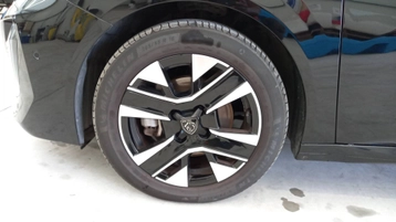 Image véhicule  Peugeot 208 (10)